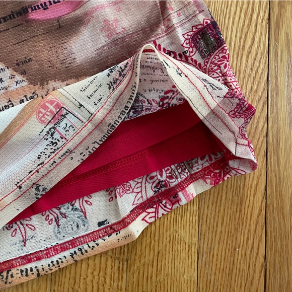 Lovely designer t shirt from Macau- nouveau art - red nylon liner with overlay - Picture 6 of 6